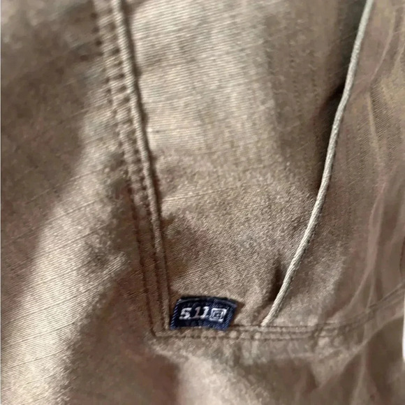5.11 tactical cargo shorts size 42 men - Picture 6 of 6
